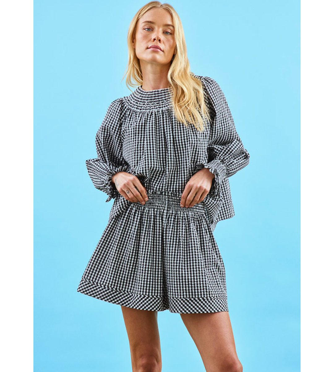 Hunter Bell  Em's Boutique